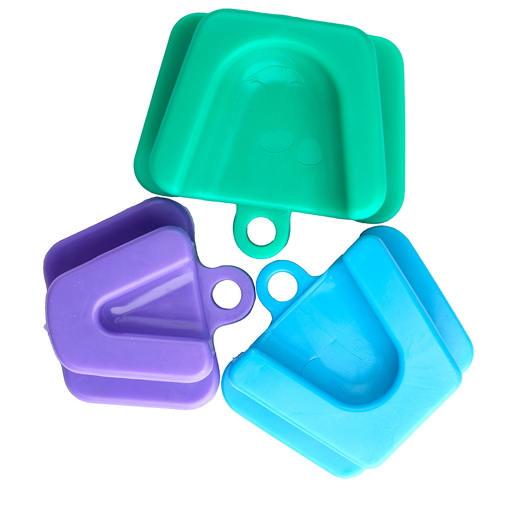 Cheek Retractor